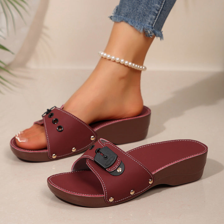 Vintage-Inspired Comfort Sandals – Cushioned Slip-On Sandals for Everyday Walking