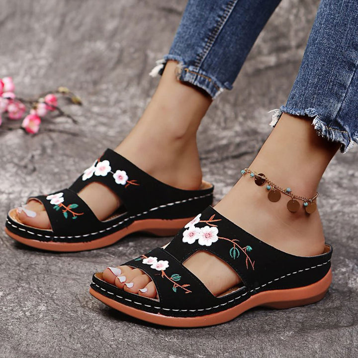 Women's Floral Embroidered Wedge Sandals