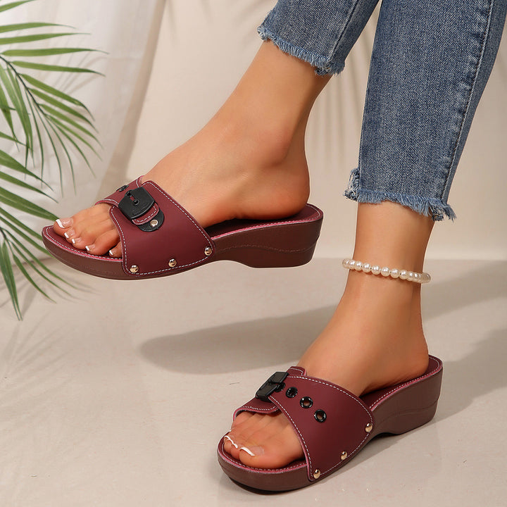 Vintage-Inspired Comfort Sandals – Cushioned Slip-On Sandals for Everyday Walking