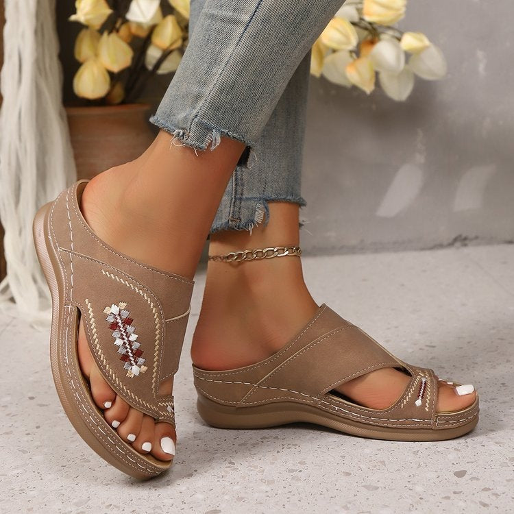 Women's Summer Embroidered Sandals – Comfortable Toe Loop Walking Shoes