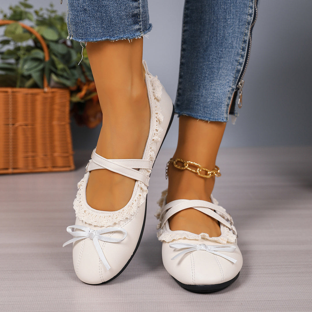 Women's Vintage Mary Jane Flats – Double-Strap Shoes with Lace Trim & Bow Detail