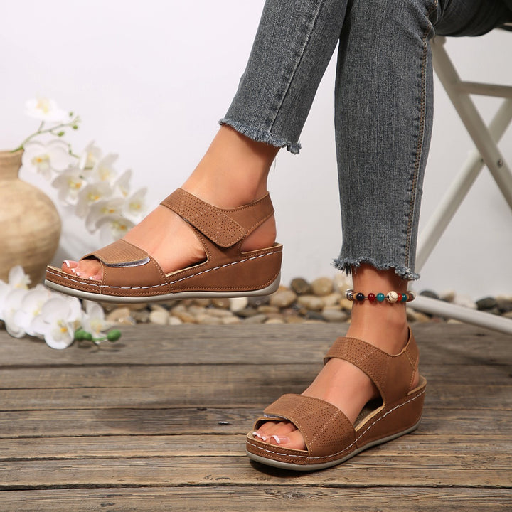 Women's Breathable Comfort Sandals – Lightweight Hook-and-Loop Walking Shoes
