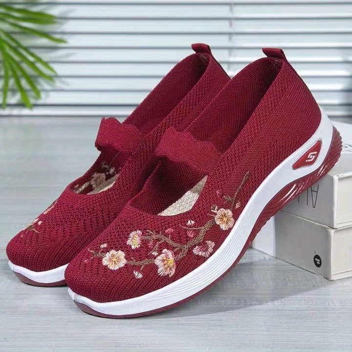 Women's Floral Embroidered Flats
