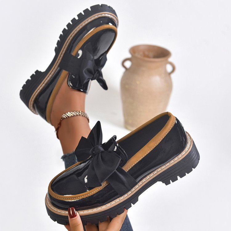Women's Classic Bow Loafers – Comfortable Platform Sole with Elegant Patent Finish
