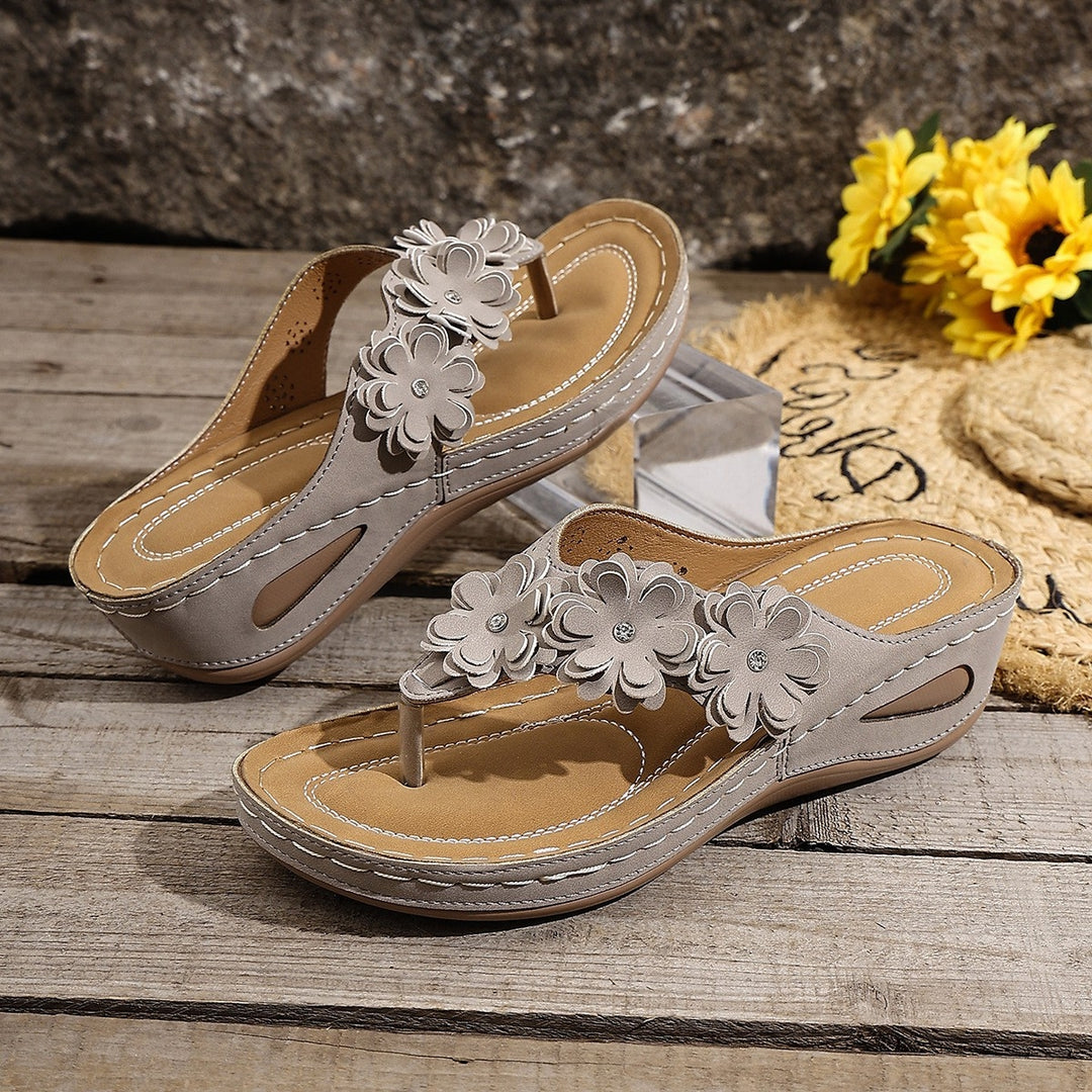 Women's Floral Comfort Wedge Flip-Flop Sandals – Lightweight Cushioned Summer Slides