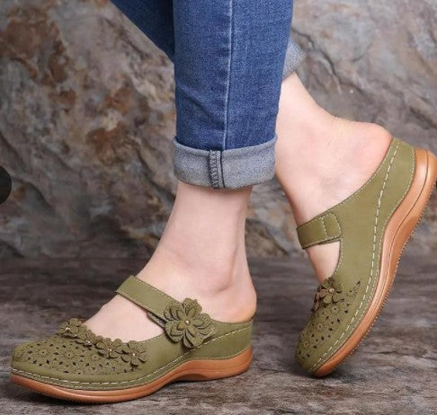 Women's Leather Retro Flower Sandals